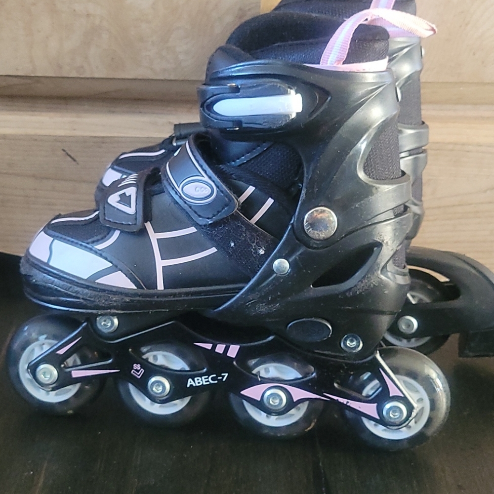 Roller blades